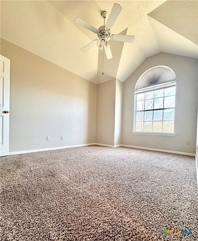 Building Photo - 1915 Sutton Pl