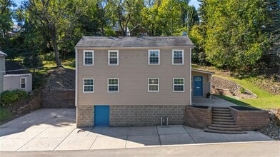 Building Photo - 3-Bedroom Home in Carrick on Private Street
