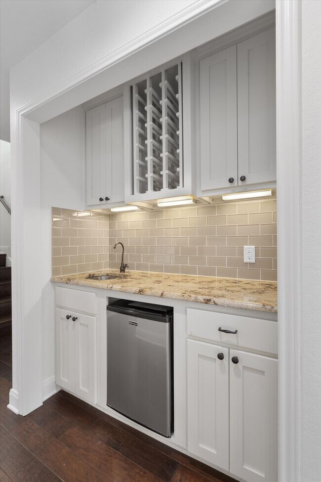 Building Photo - 106 Confidence Cove