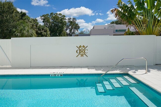 Building Photo - 635 S Orange Ave