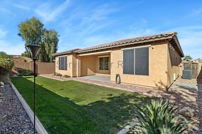 Building Photo - 14479 W Desert Flower Dr