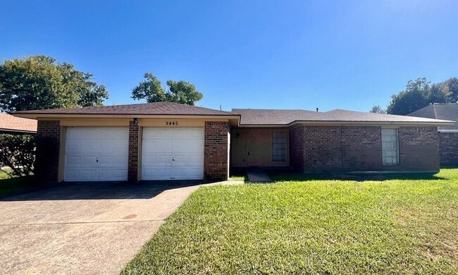 Primary Photo - 9445 Gross St