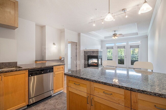 Building Photo - 401 16th St NW