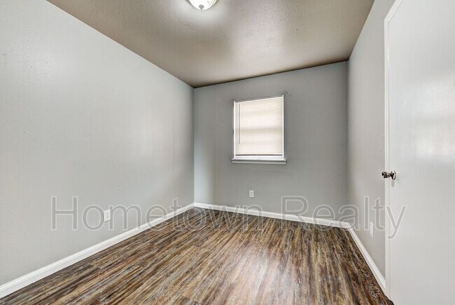 Building Photo - 1308 Mcdonald Dr