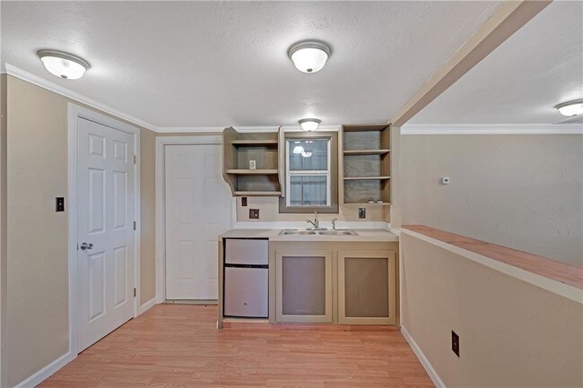 Building Photo - 5753 Blackburn Dr