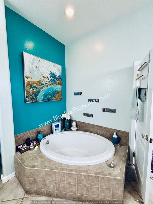 Building Photo - 732 W Burntwater Dr