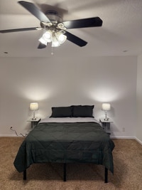 Building Photo - 1319 W Hasket Cir