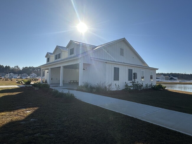 Building Photo - Beautiful New Four Bedroom Home in the Retreat at East Argent!