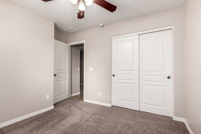 Building Photo - Spacious 3-Bedroom Home with Den in Gilbert!