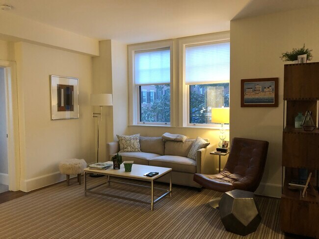 Living room - 82 Chestnut St