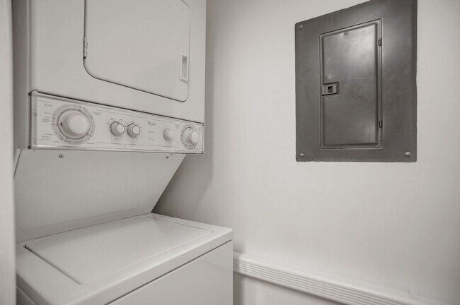 Building Photo - Lovely First Floor Condo at Plantation Point