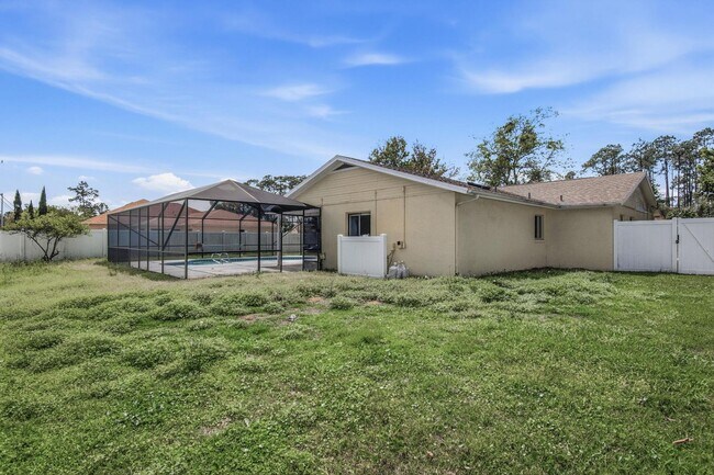 Building Photo - Amazing Pool Home!