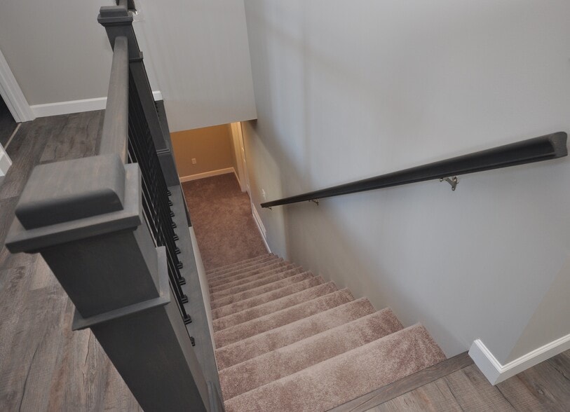 Building Photo - 2001 Morning Side Pl