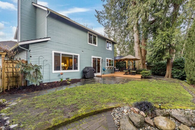 Building Photo - Lea Hill beautiful home - 4 bedroom 2.5 baths with 3 car garage & AC - A must see - Available Apr...