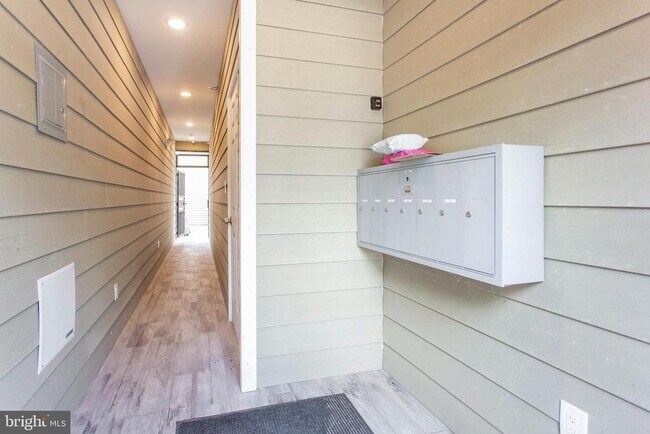 Building Photo - 1917 N 7th St