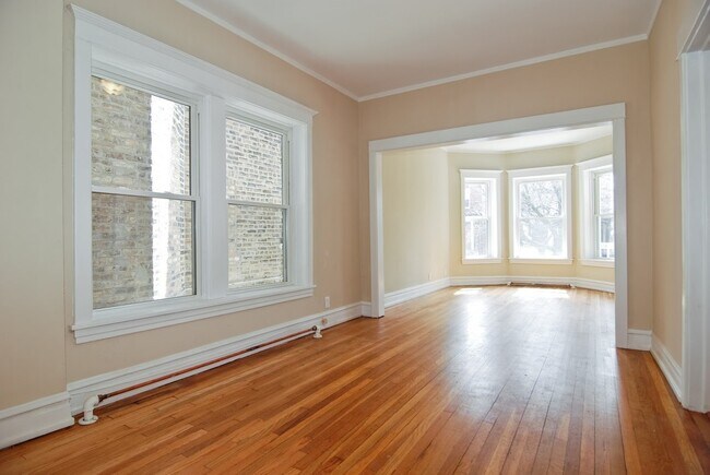 Building Photo - 1470 W Berwyn Ave