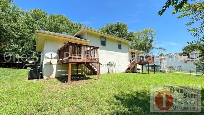 Building Photo - Beutiful duplex 2-bedroom, 1-bath in Blue ...