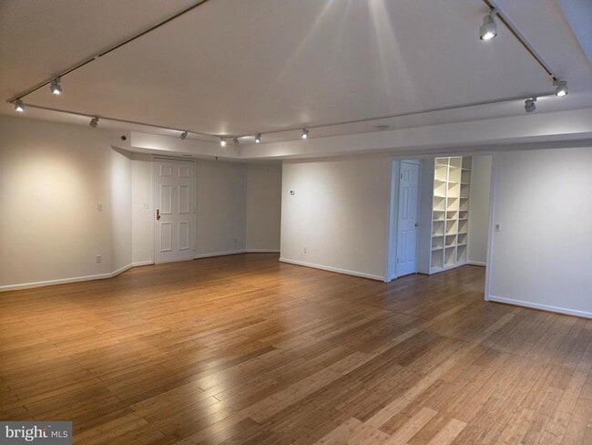 Building Photo - 5450 Whitley Park Terrace