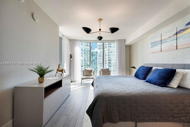Building Photo - 300 Sunny Isles Blvd