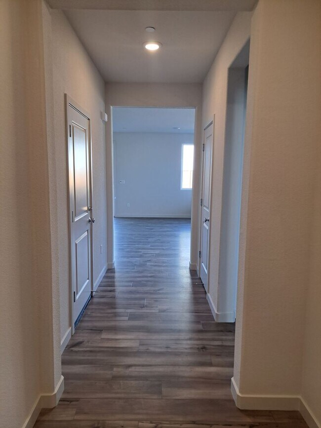 Building Photo - Beautiful, Almost New Home in Monte Verde ...