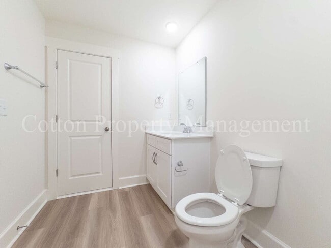 Building Photo - 29 W Pioneer Wy