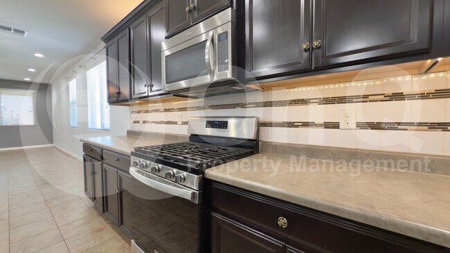Building Photo - 41601 W Elm Dr