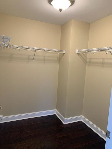 Building Photo - 101 Sky Sail Blvd