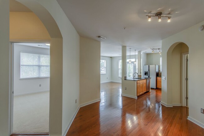Building Photo - Rare rental opportunity at Bristol West End!