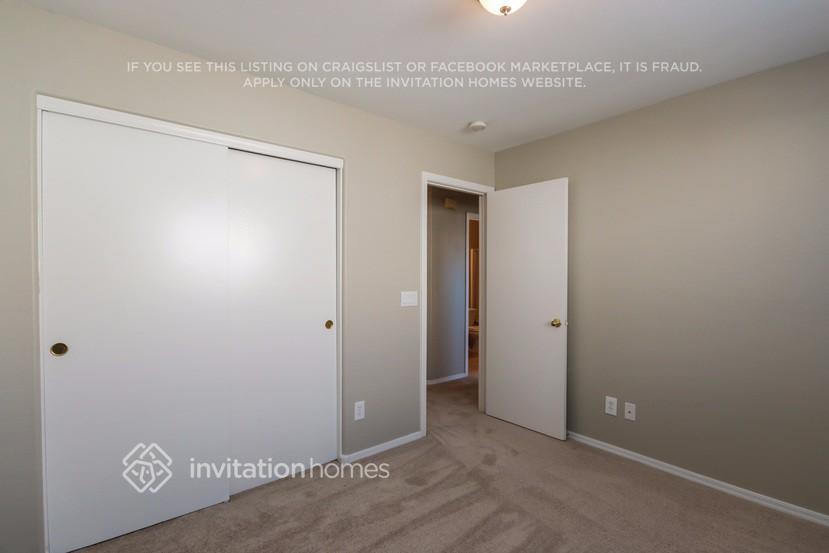 Building Photo - 364 S Bermuda Dr