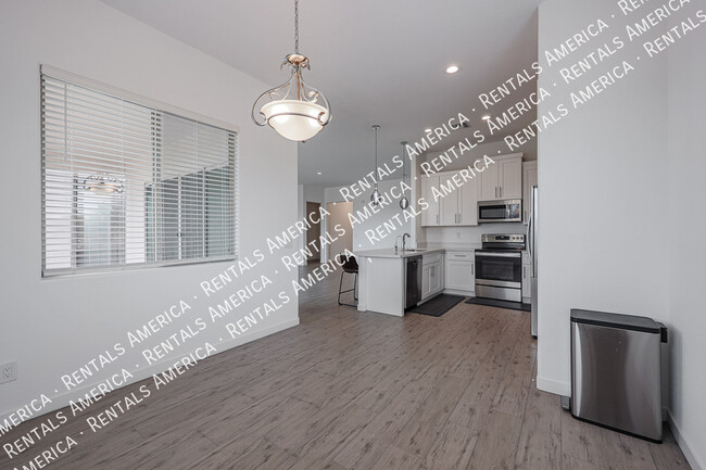 Building Photo - 16720 E Melanie Dr