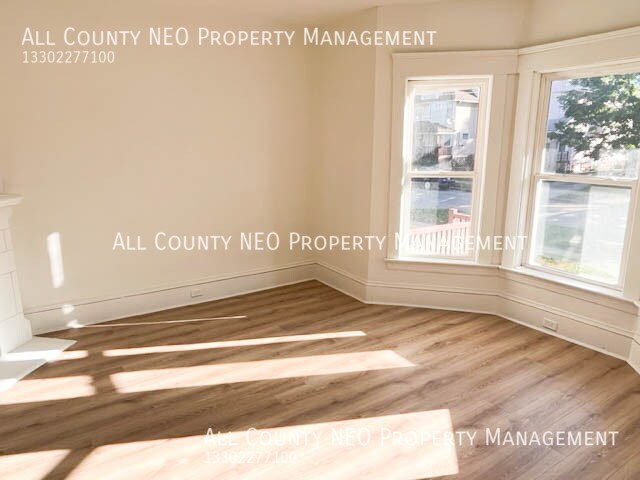 Building Photo - 3294 W 98th St