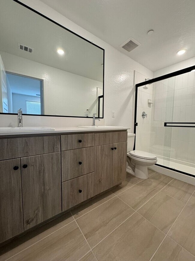 Building Photo - 568 W. Balsam Lane  (Peach & Spruce)