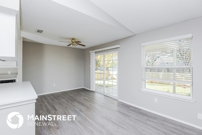 Building Photo - 3409 Pembroke Pl