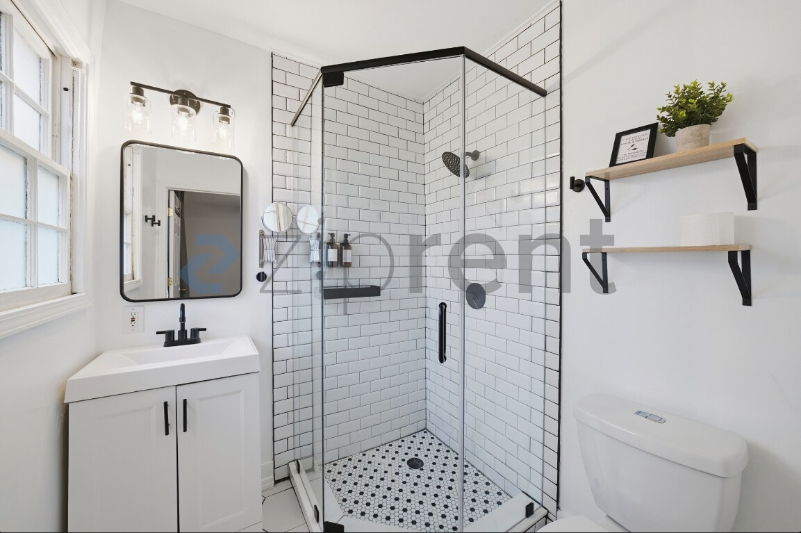 Building Photo - 1534 Beatie Ave SW