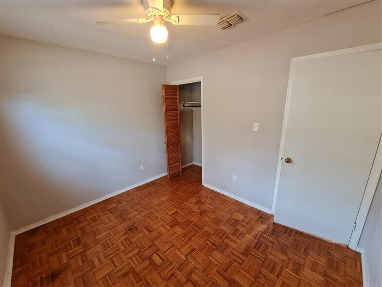 Building Photo - 1618 Midway St