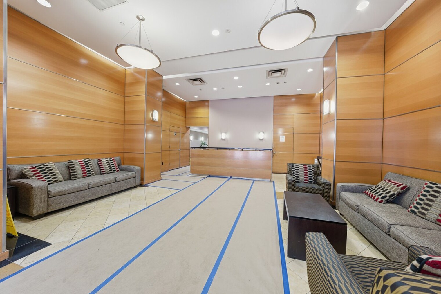 Building Photo - 7 Sniffen Ct