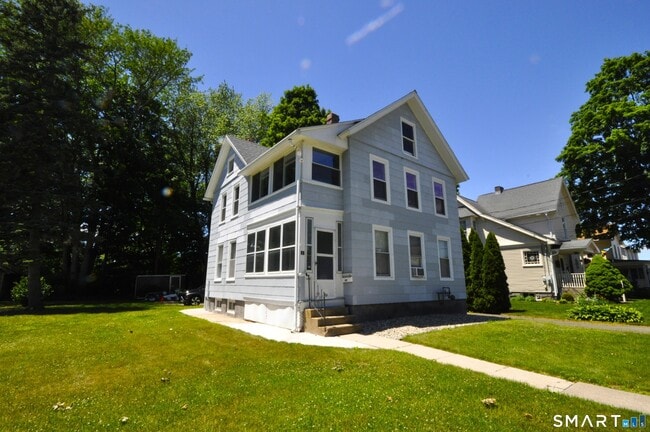 Building Photo - 17 Hough St