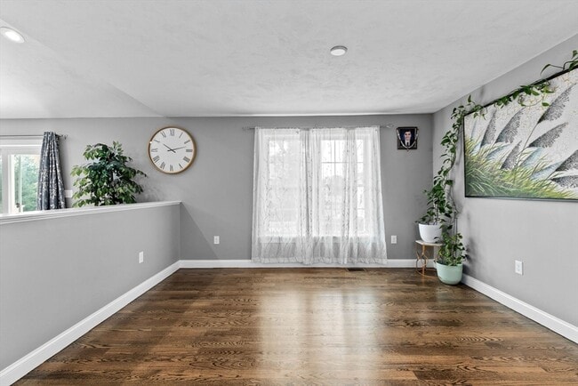 Building Photo - 21 Pasture Brook Rd