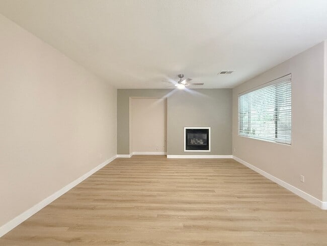 Building Photo - 11904 Amistoso Ln