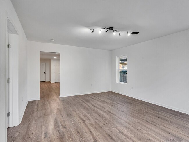 Building Photo - 2416 Cumberland St