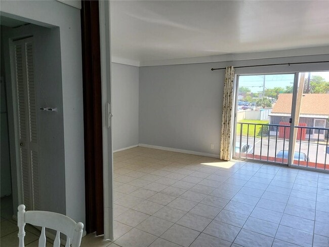 Building Photo - 2763 Woodgate Ln