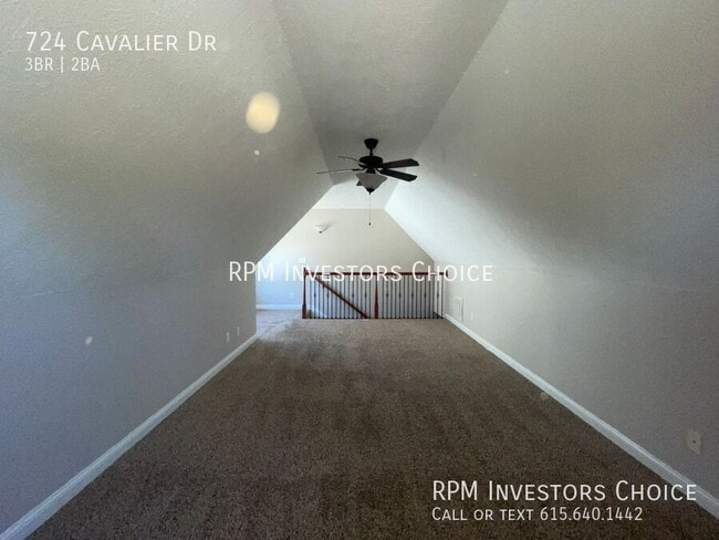 Building Photo - 724 Cavalier Dr