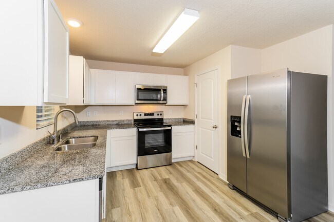 Building Photo - 8185 101st Ct