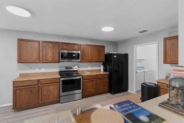 Building Photo - 5401 Pandale Valley Dr