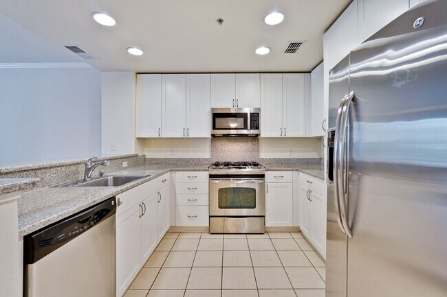 Building Photo - Large Santa Clara 1 Bedroom Condo in River...