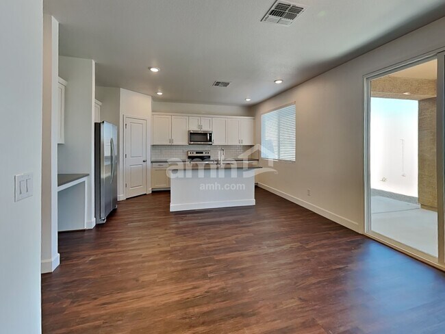 Building Photo - 8815 N 171st Dr