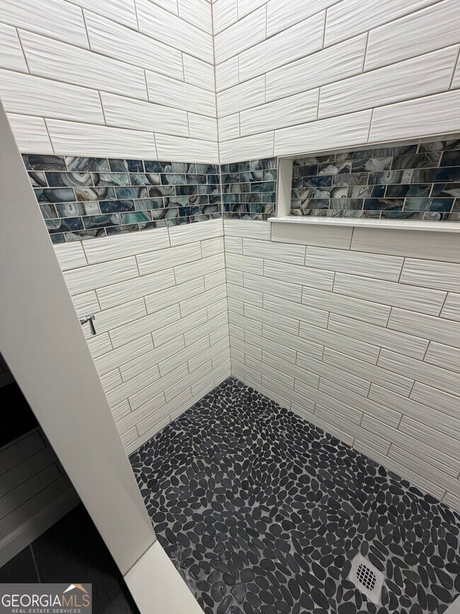 Building Photo - 430 Bethany Rd