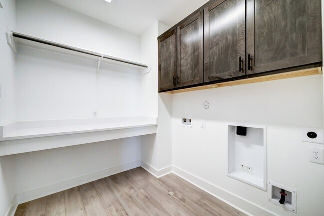 Building Photo - 3105 Somerset Levens Ln