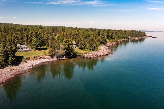 Building Photo - 278 Scenic Dr FURNISHED 4 BR On Lk