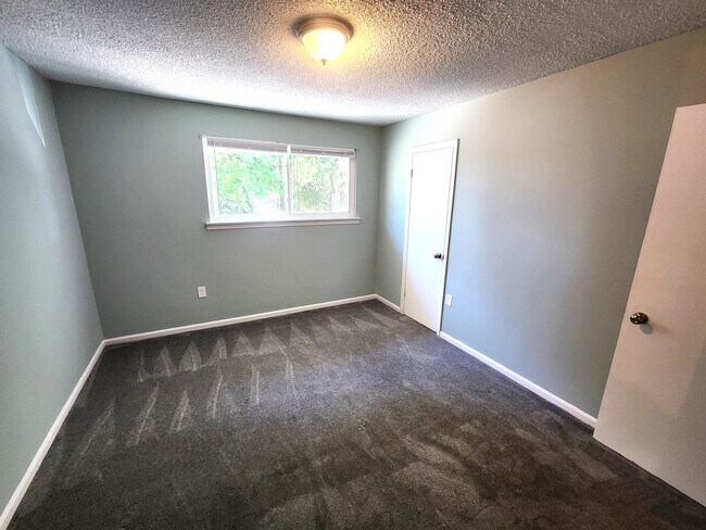 Building Photo - 815 Raleigh St